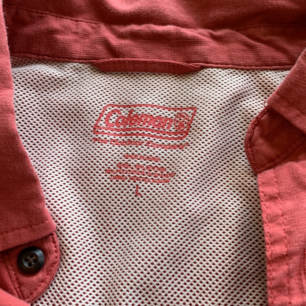 Coleman Anglers Outdoor Button Up Men’s Red Shirt. Large - Picture 3 of 4